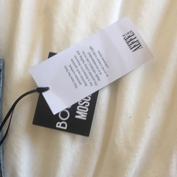 Boutique Moschino skirt. Pristine! - Picture 4 of 5